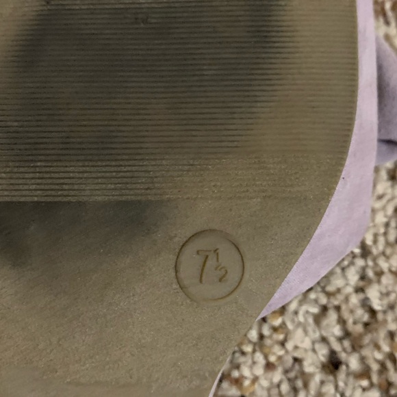 Lavender bow sandals👸🏻 - Picture 3 of 4